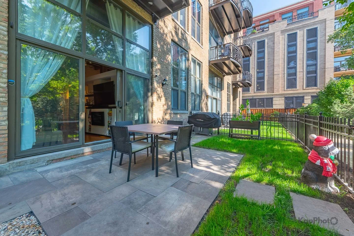 The Armando Chacon Group | Chicago Real Estate Agent photo 3