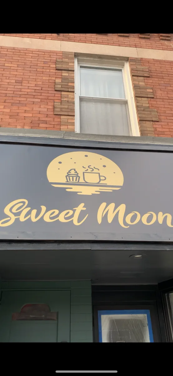 Sweet Moon photo 3