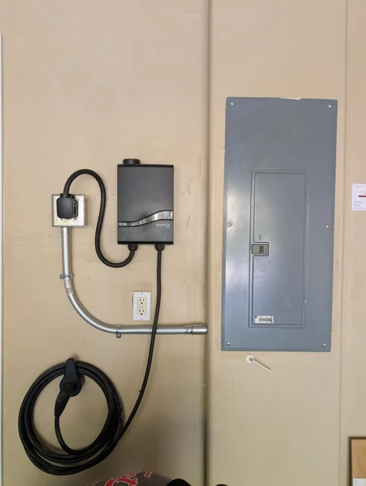Electricians Service Team
