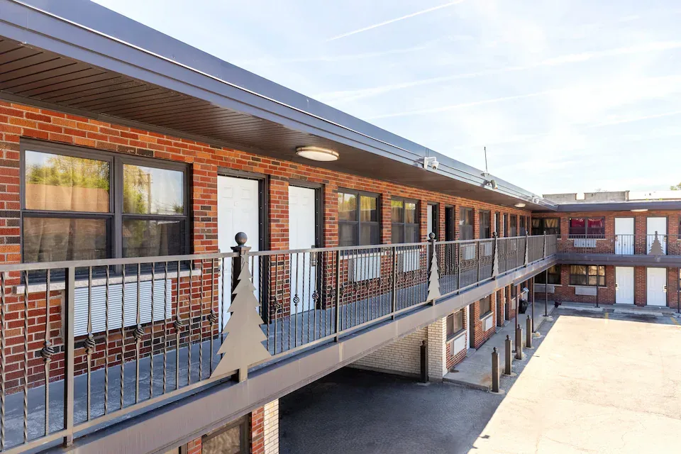 Admiral Motel By OYO Chicago I-94 photo 3