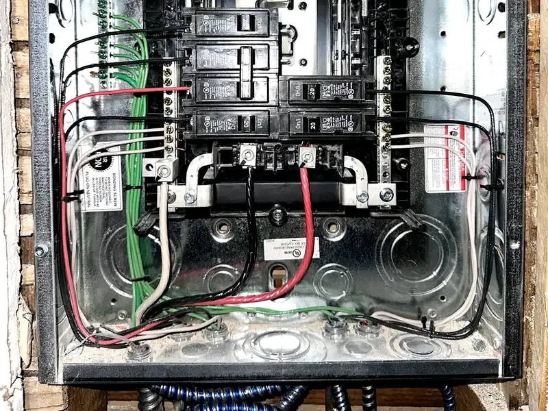 LED Electricians Tech photo 3