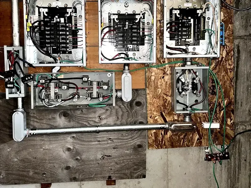 LED Electricians Tech photo 4