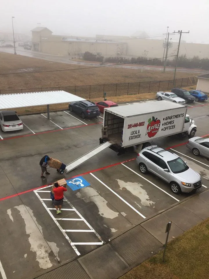 Apple Moving Houston photo 6