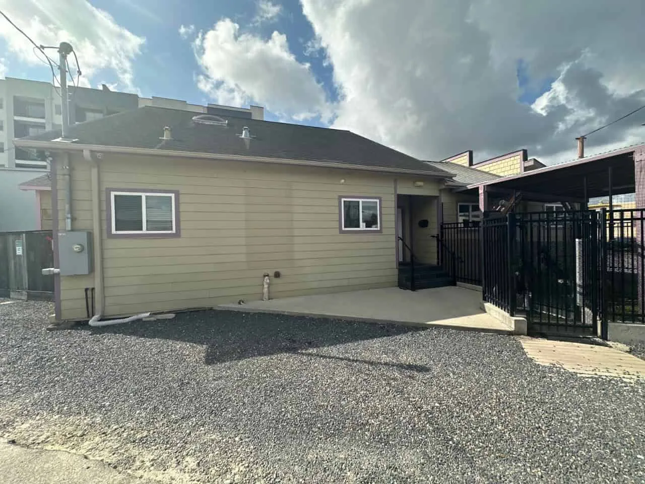 The Dog House Pet Salon - Memorial Park