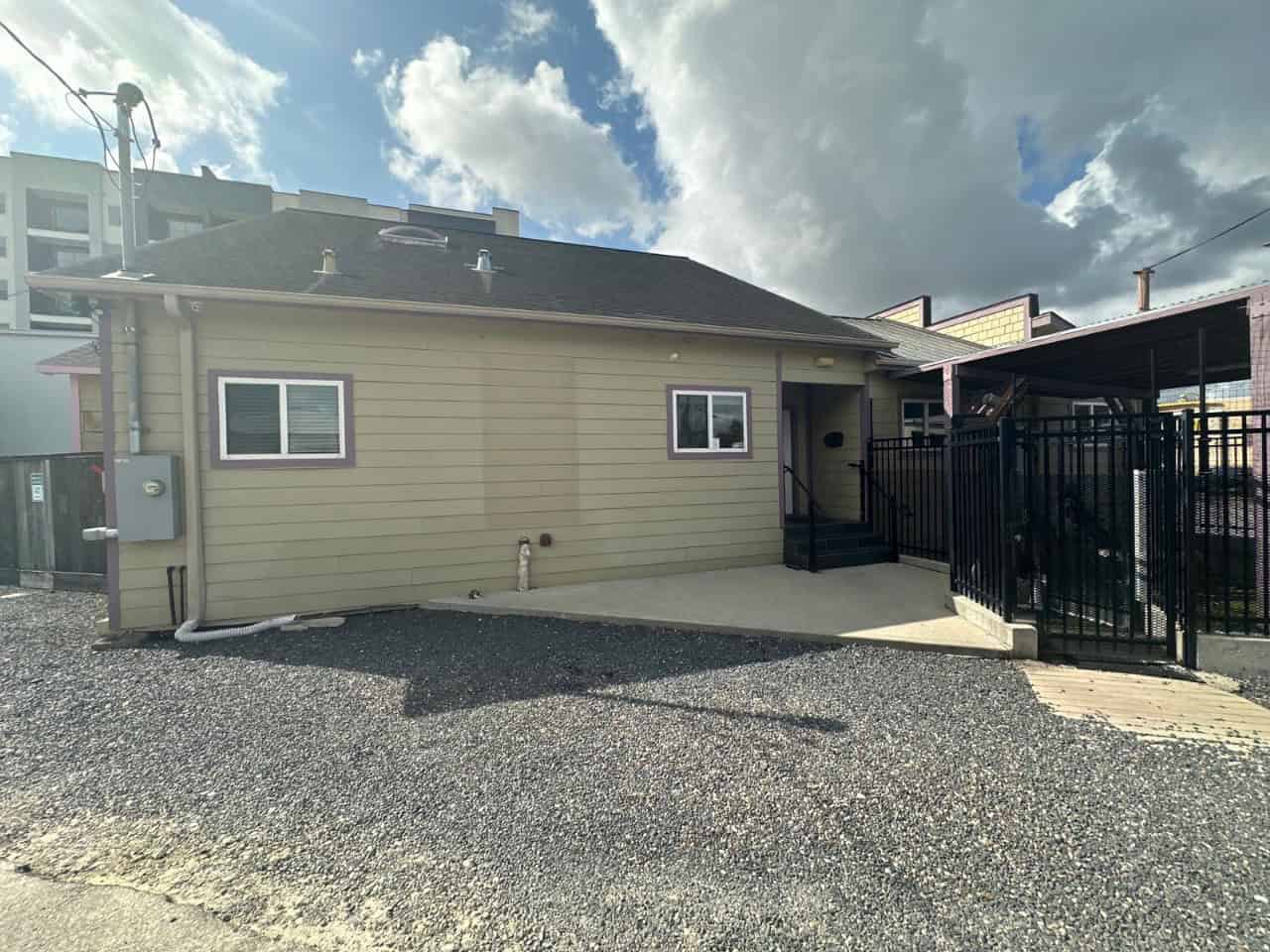 The Dog House Pet Salon - Memorial Park