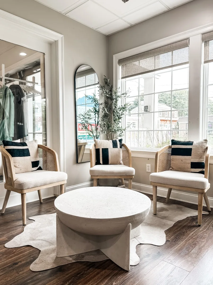 Salon 700 & Day Spa