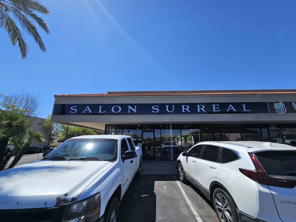 Salon Surreal