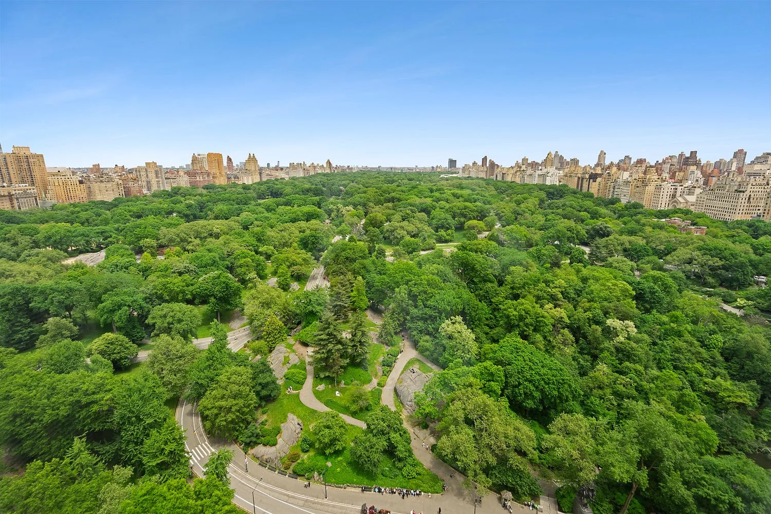 NYC Residential Real Estate Agent Gavin Hammon at Compass photo 2