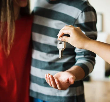 REAL ESTATE Agents near Midtown Manhattan, Queens NY