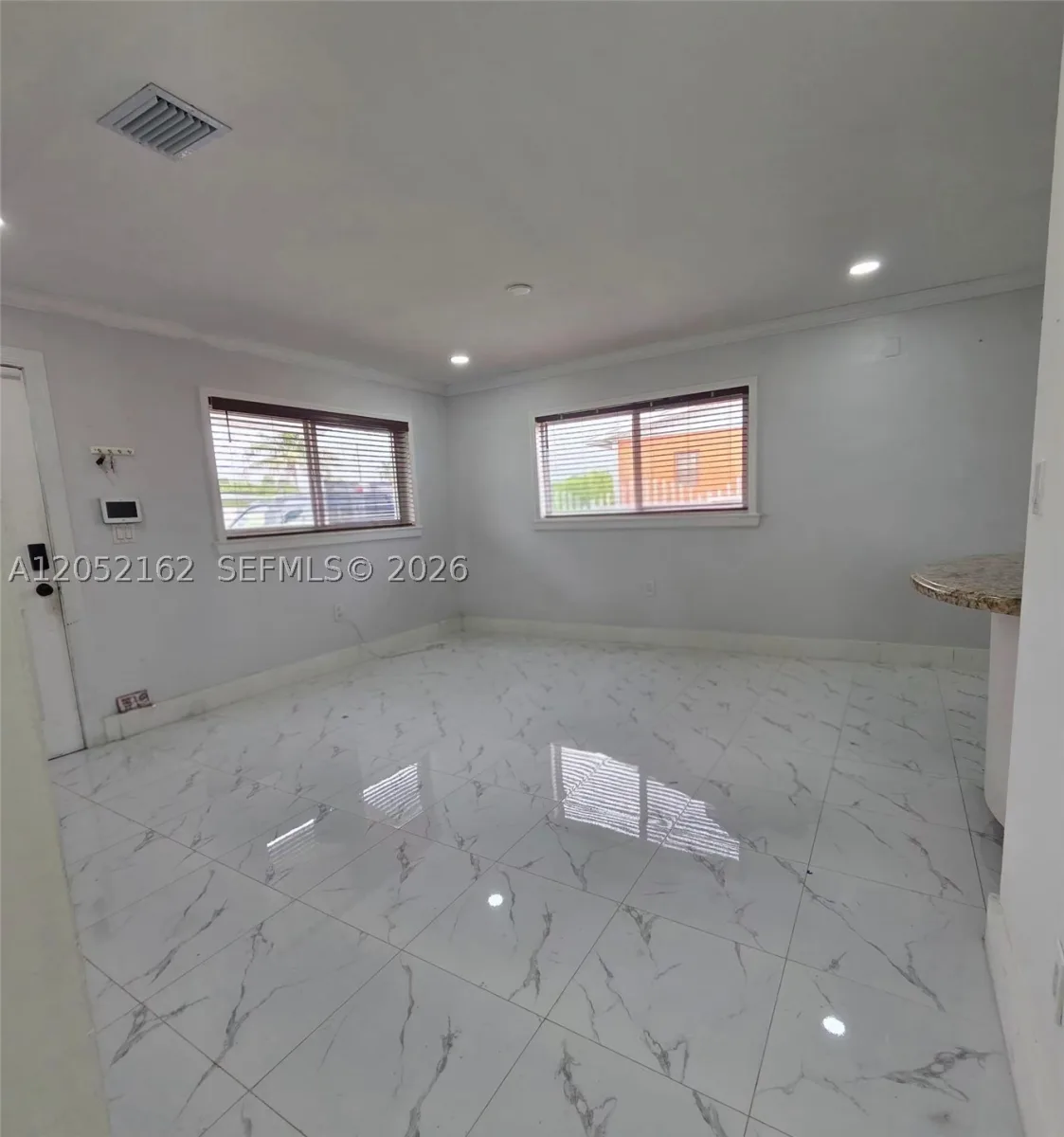 Mayell Real Estate photo 9