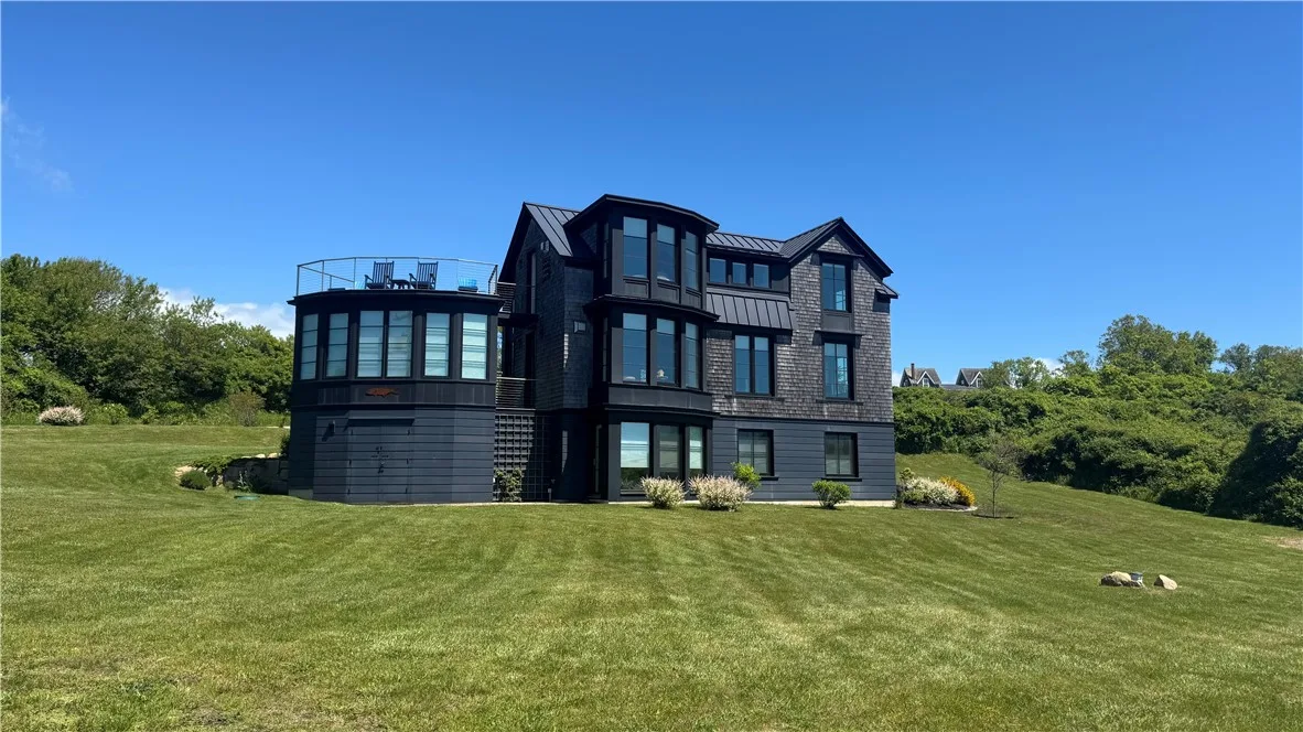 Sullivan Sotheby's International Realty photo 5