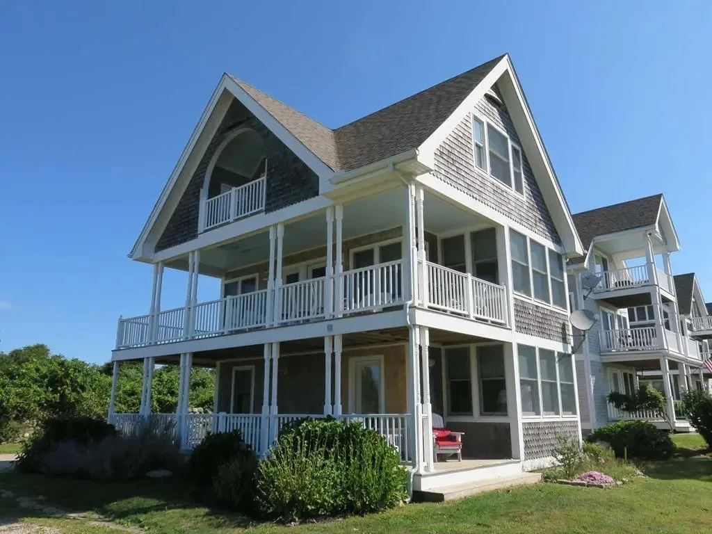 Sullivan Sotheby's International Realty photo 8