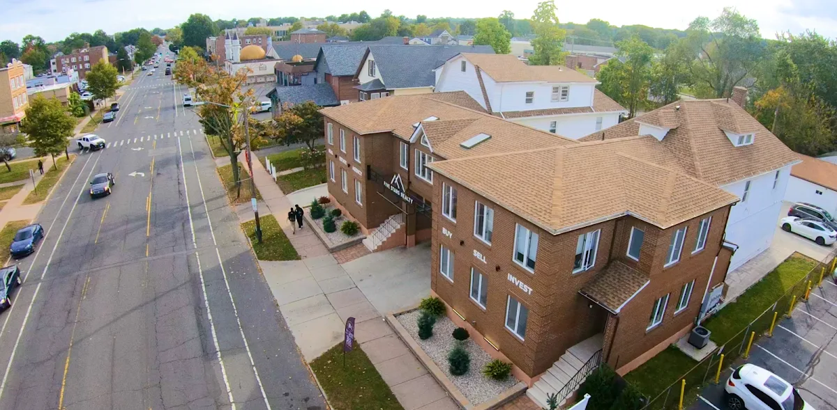 Five Stars Realty - Hartford Office photo 6