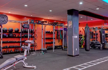 Crunch Fitness - 54th Street photo 10