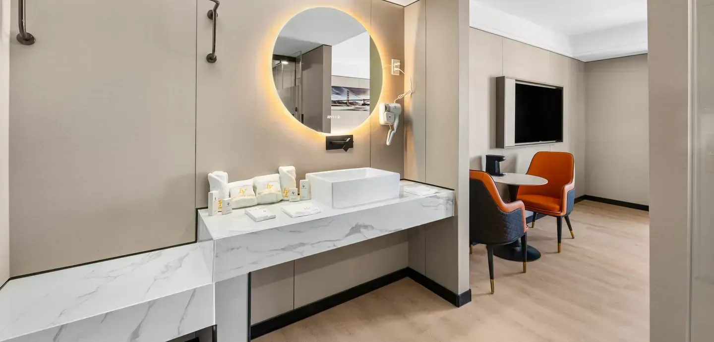 LY New York Hotel