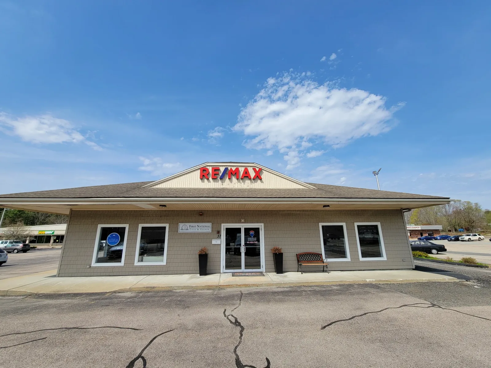 REMAX Real Estate Center photo 4