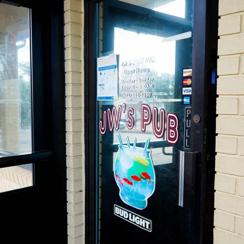 JW's PUB photo 7