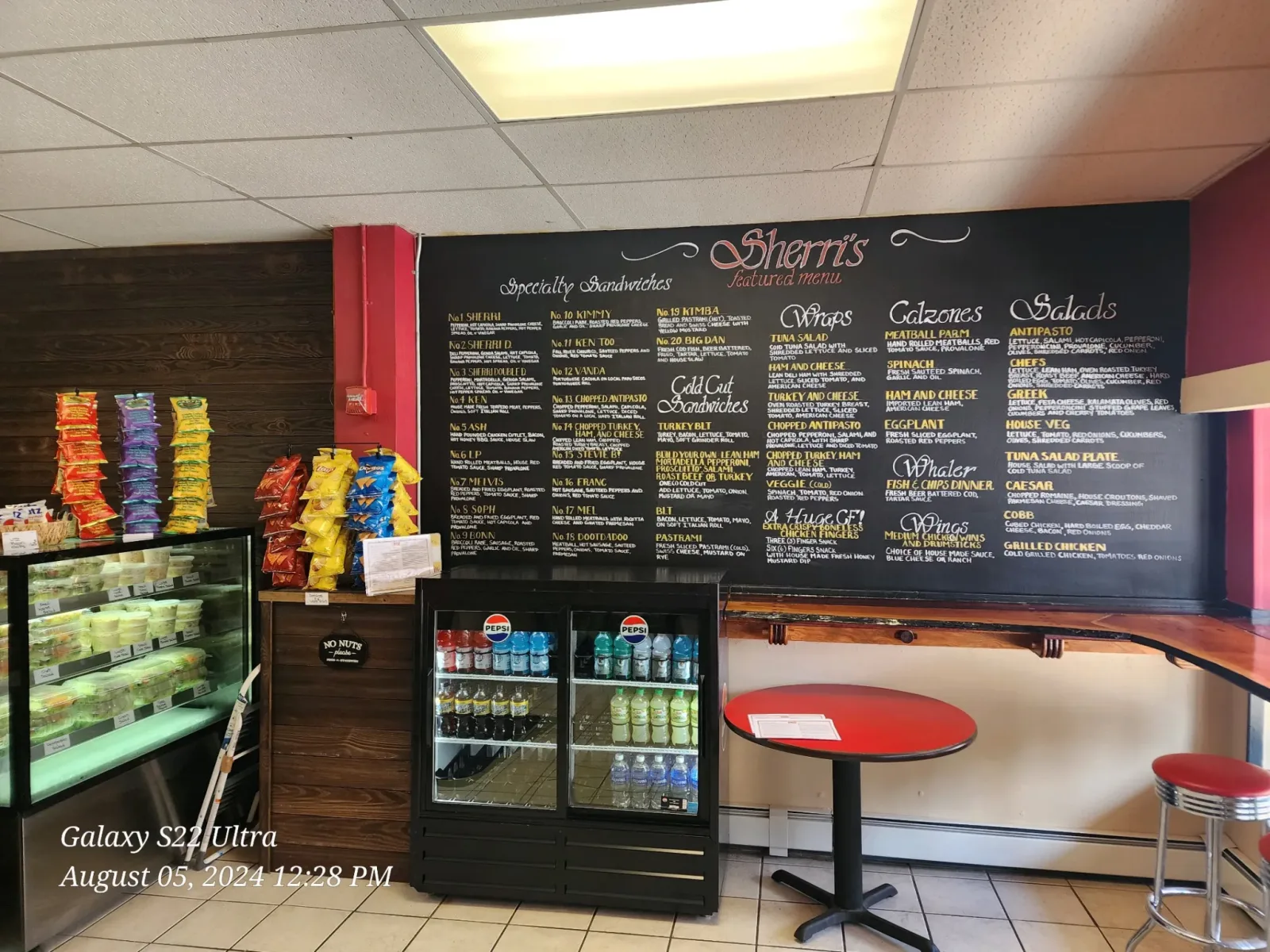 Sherri's Come Along Inn photo 6