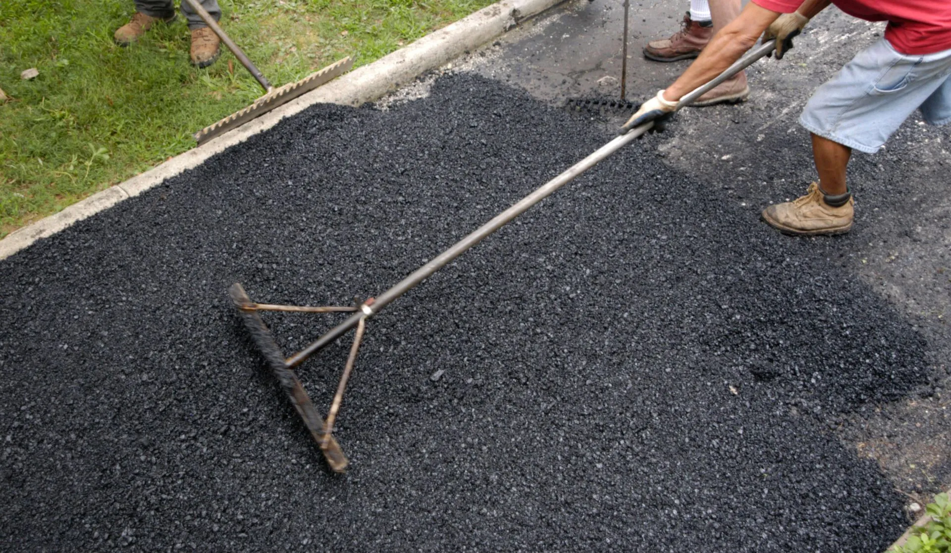 M & M Paving and Landscaping Inc photo 2