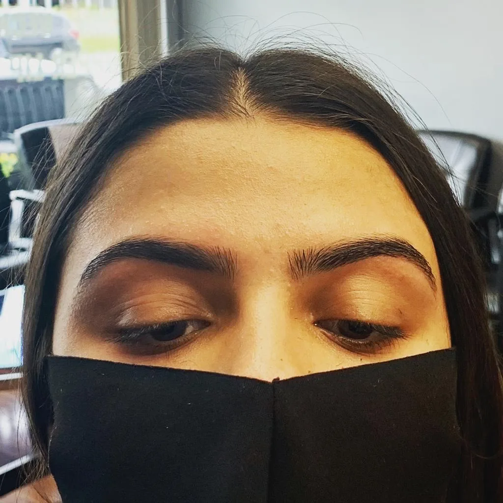 Smiley Eyes Eyebrow Threading photo 3