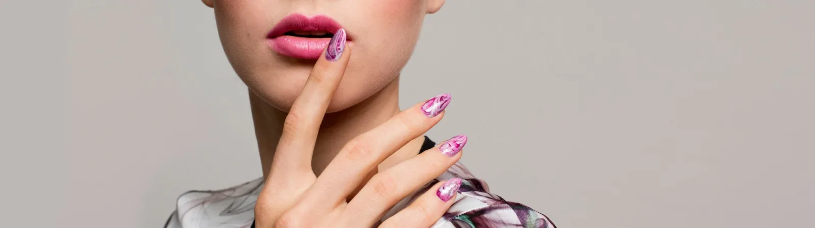 Studio Nails