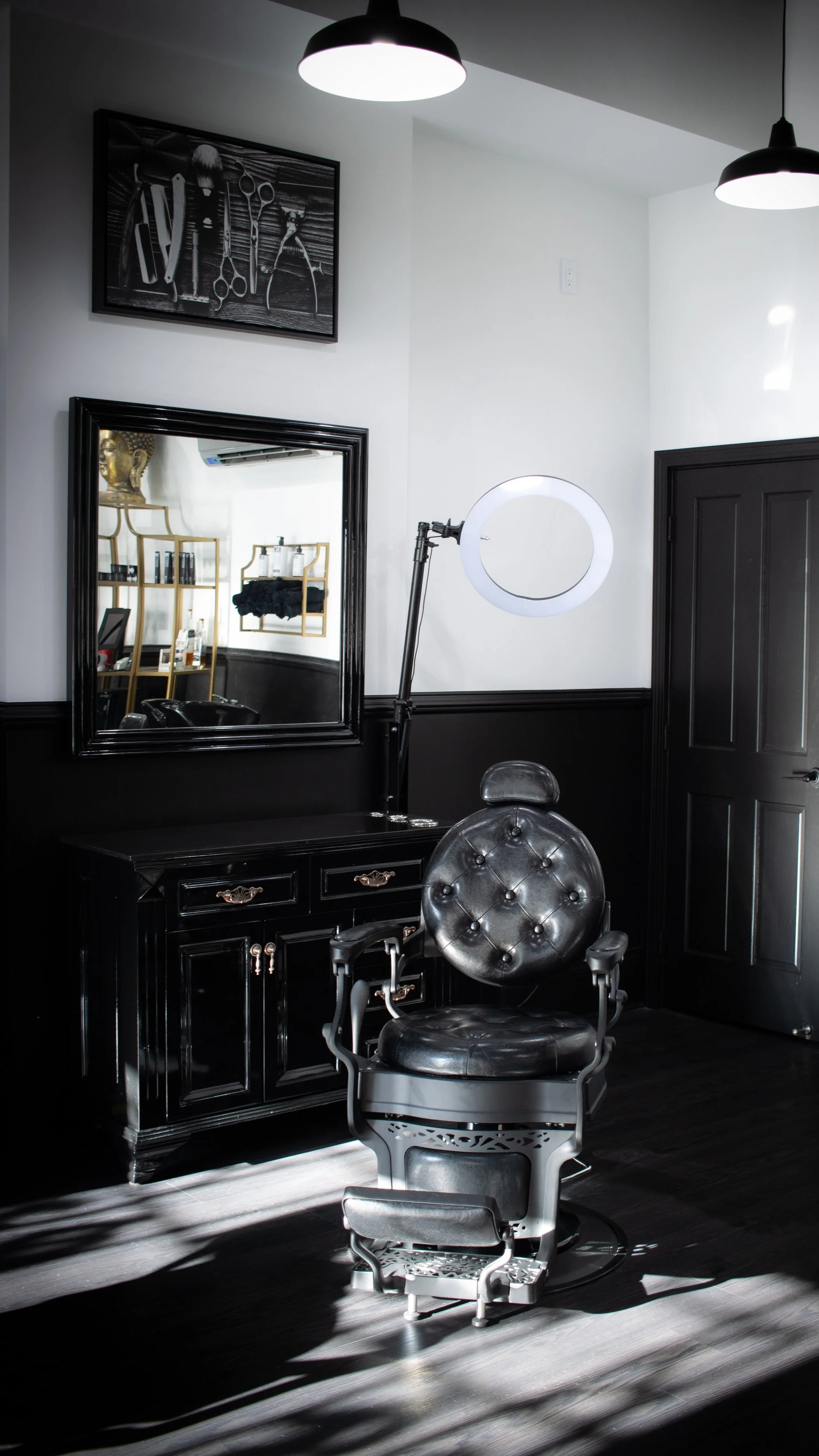 DelVecchio's Barbershop photo 2