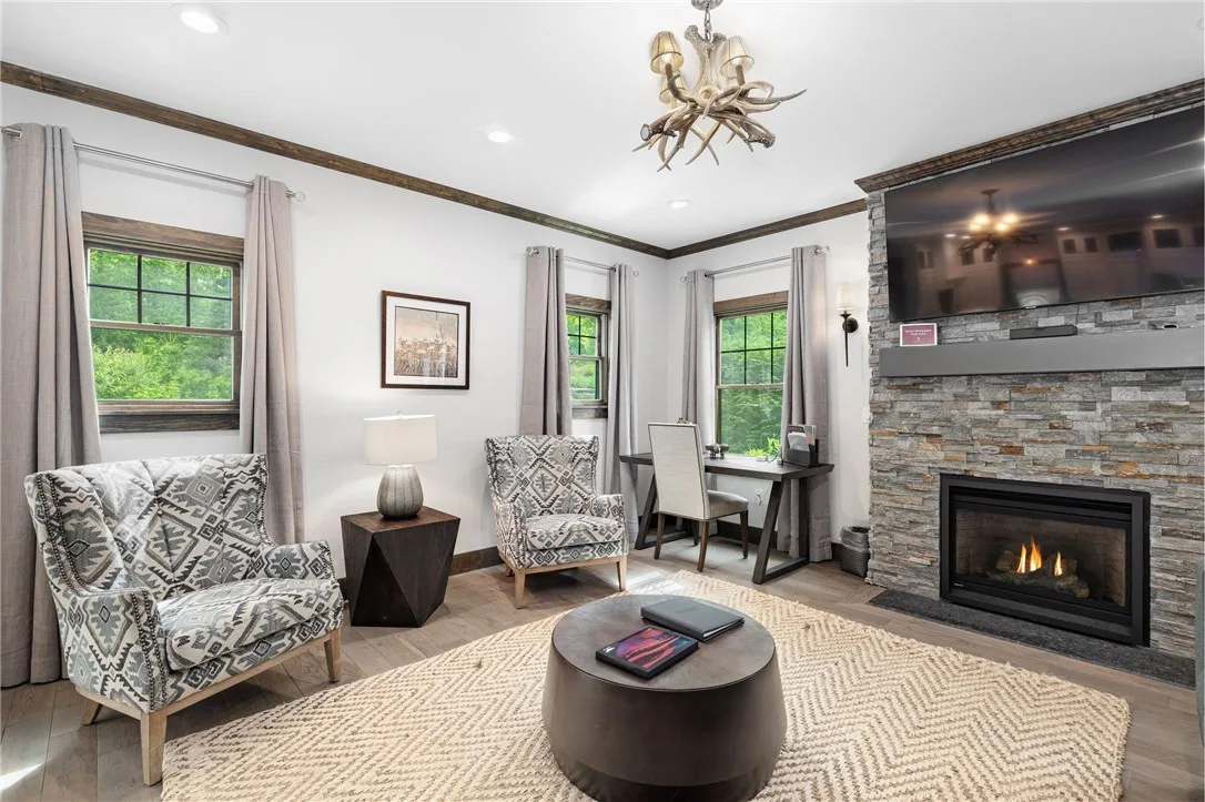 Phipps Team | Compass Realty photo 4