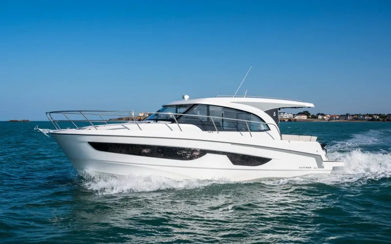 Prestige Yacht Sales photo 4