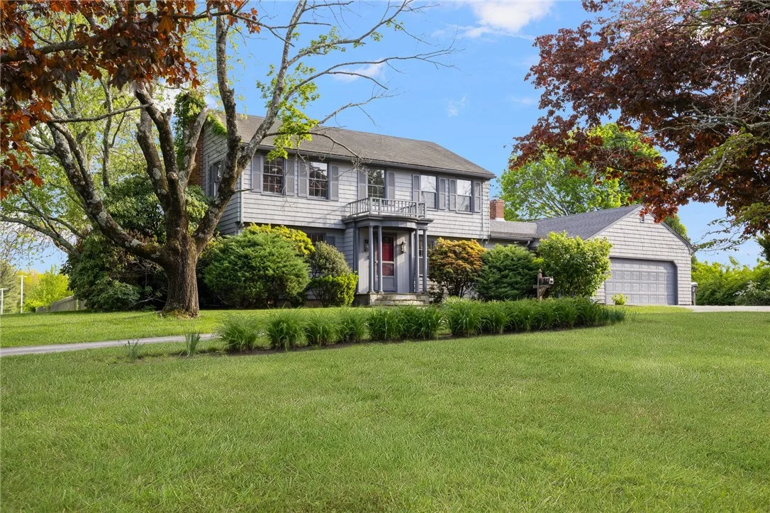 Salvador Fernandez Coldwell Banker Realty photo 6