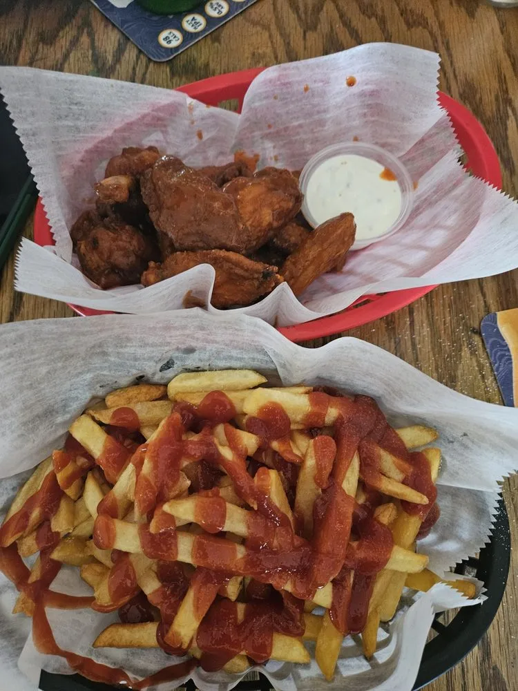 Lucky's Bar & Pizza photo 8